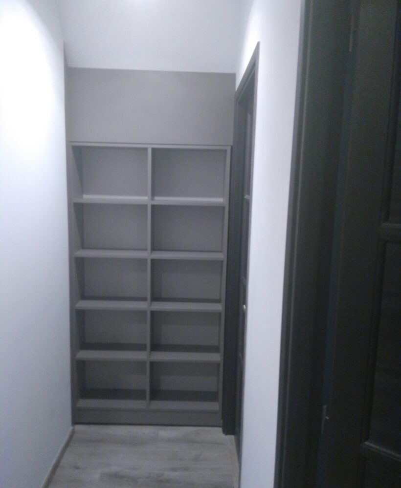 Bibliothèque à porte coulissante sur mesure