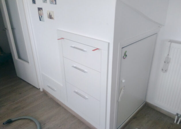 Sous escalier Nomain