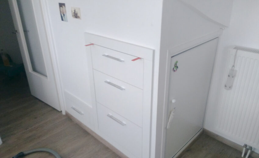 Sous escalier Nomain