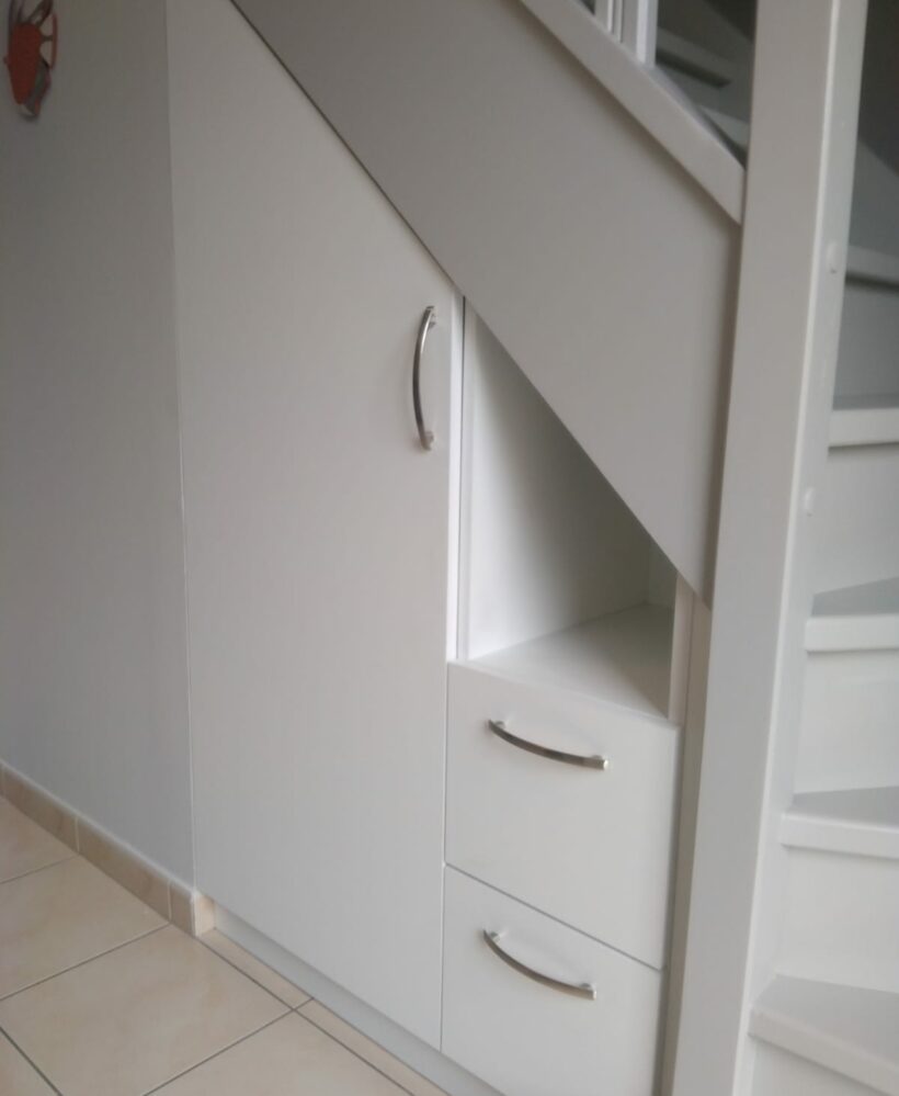 sous escalier