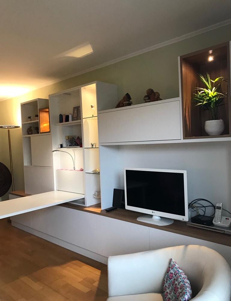 Meuble tv avec une table escamotable