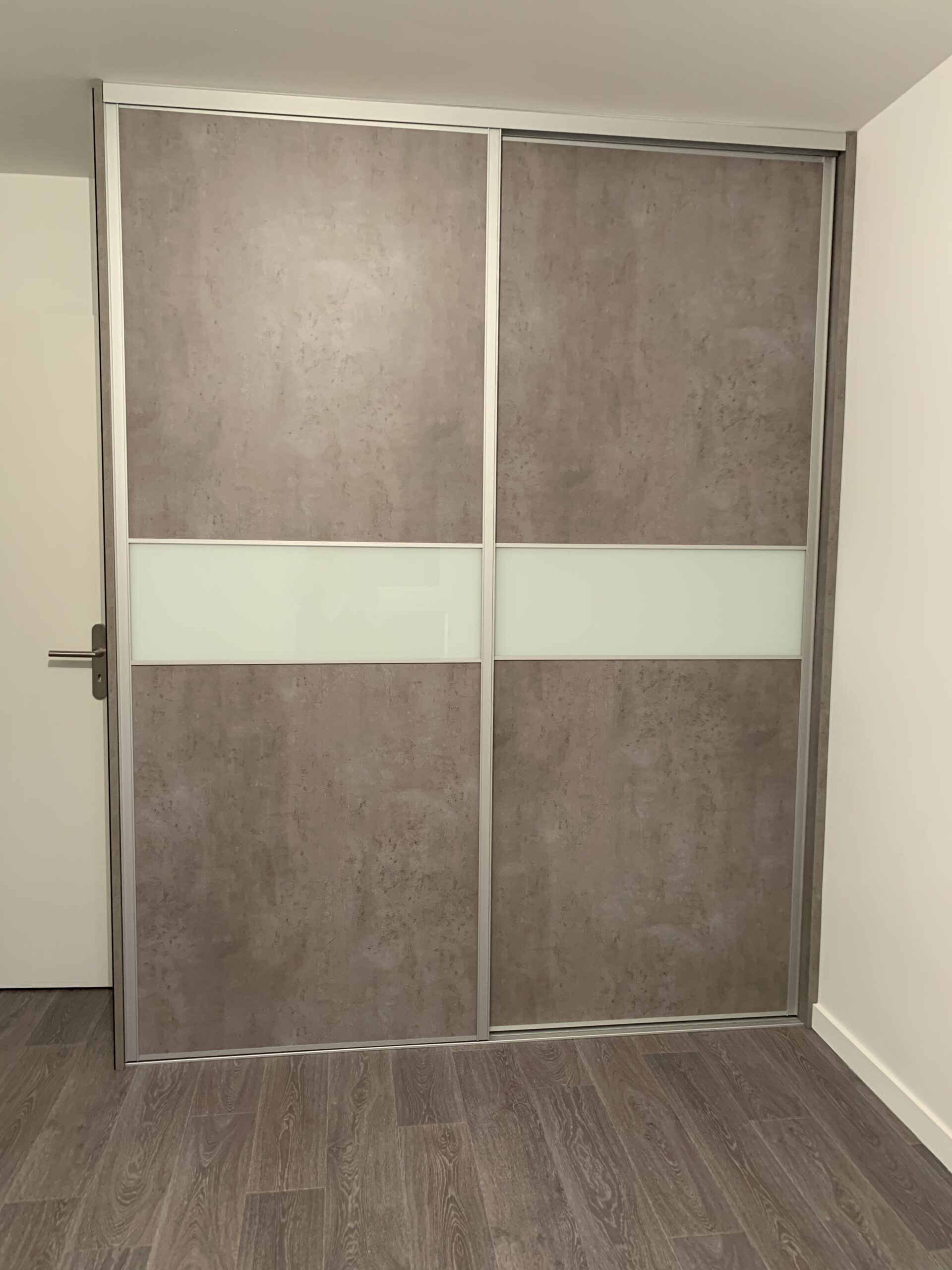 Dressing avec porte coulissante